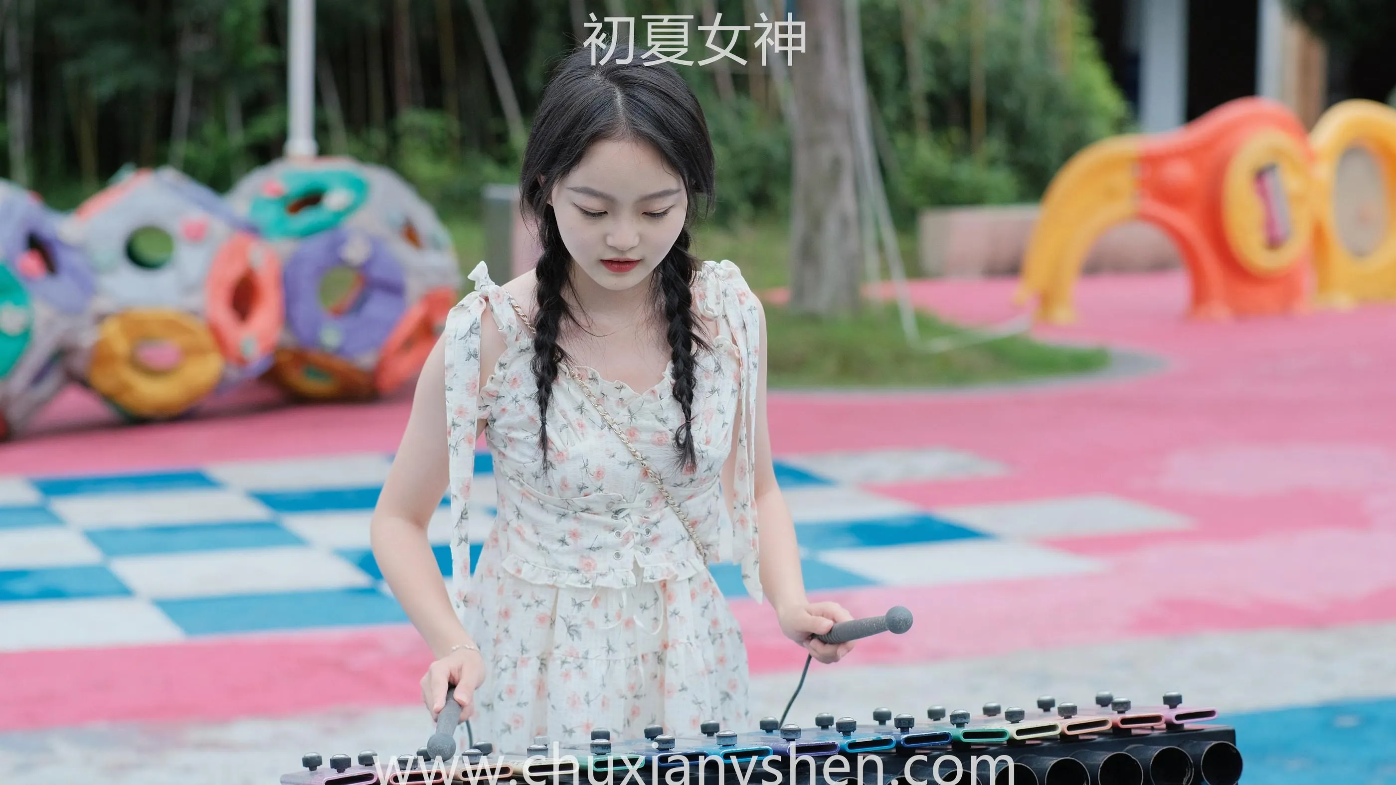初夏女神 NO.050 双双 公园游玩 [221P]插图6